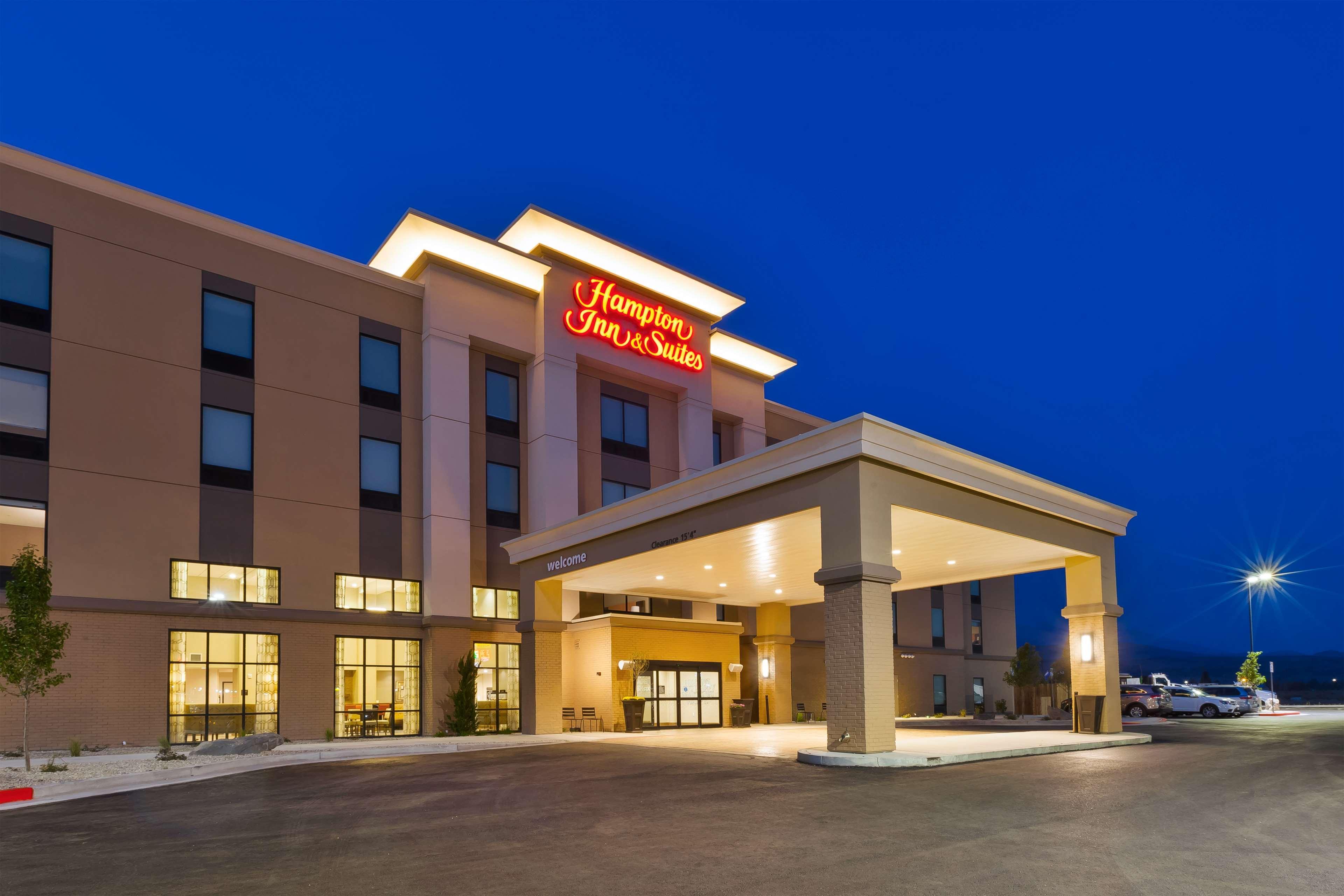 Hampton Inn & Suites Wells, Nv Exterior photo